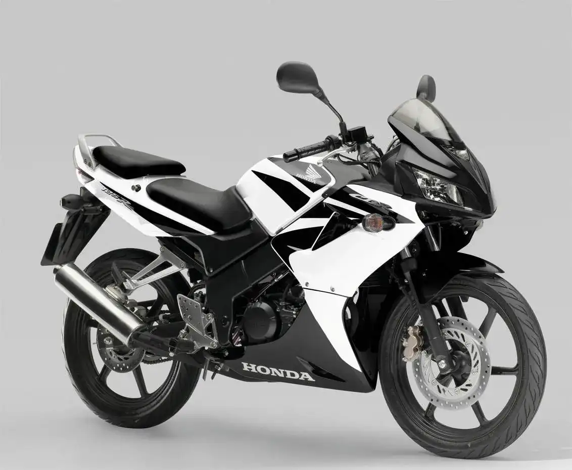 Honda CBR 125 pojemność baku - ile litrów paliwa naprawdę ma?