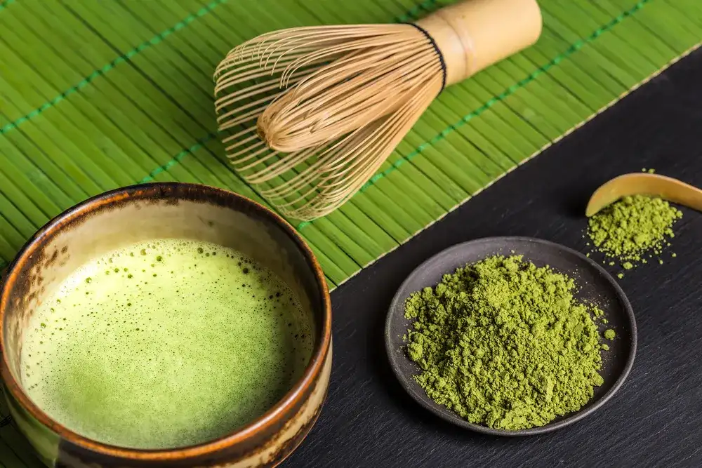 Matcha czy yerba: Który napój lepiej wspiera energię i zdrowie?