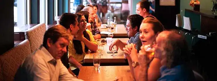 Gdzie zjeść w Elblągu? Odkryj najlepsze restauracje dla rodzin i nie tylko