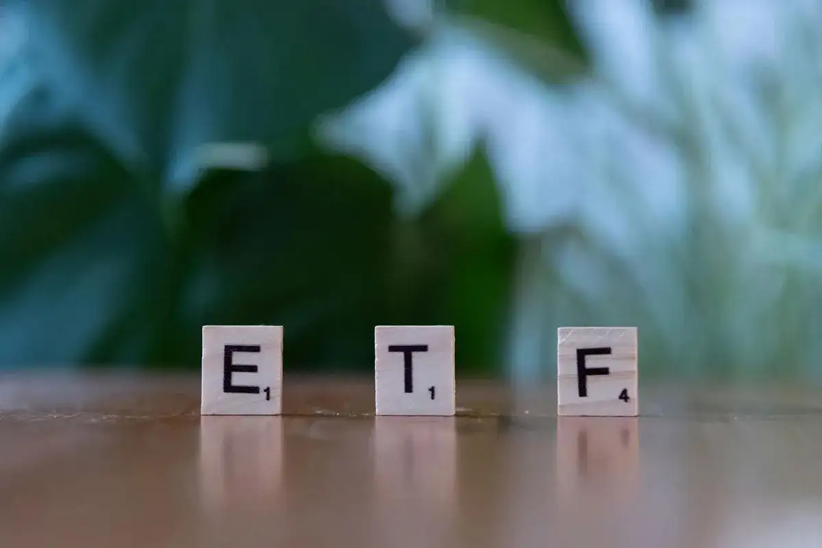 Jak zarobić na ETF-ach: najzyskowniejsze fundusze i strategie inwestycyjne