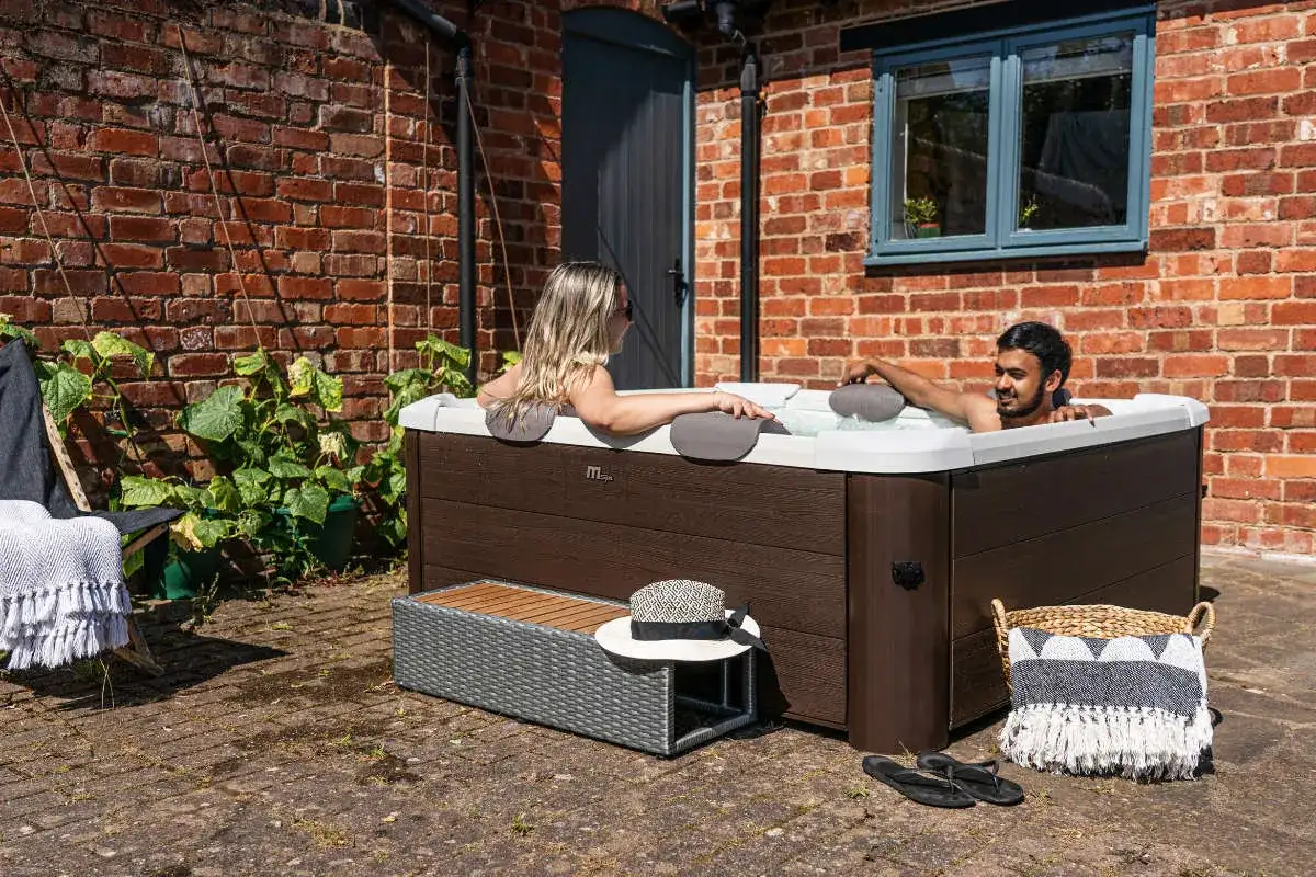 MSpa jacuzzi: Przenośny luksus. Jak wybrać idealny model? Poradnik.
