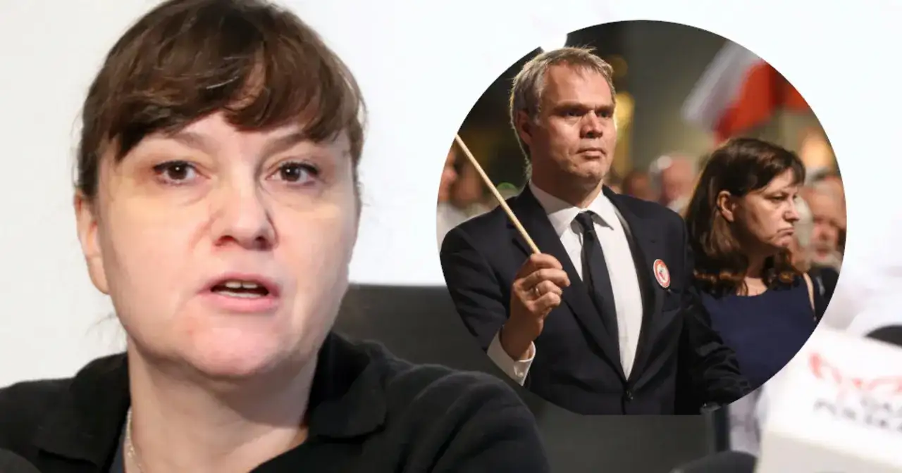 Andrzej Stankiewicz z żoną i dziećmi na tle flagi.