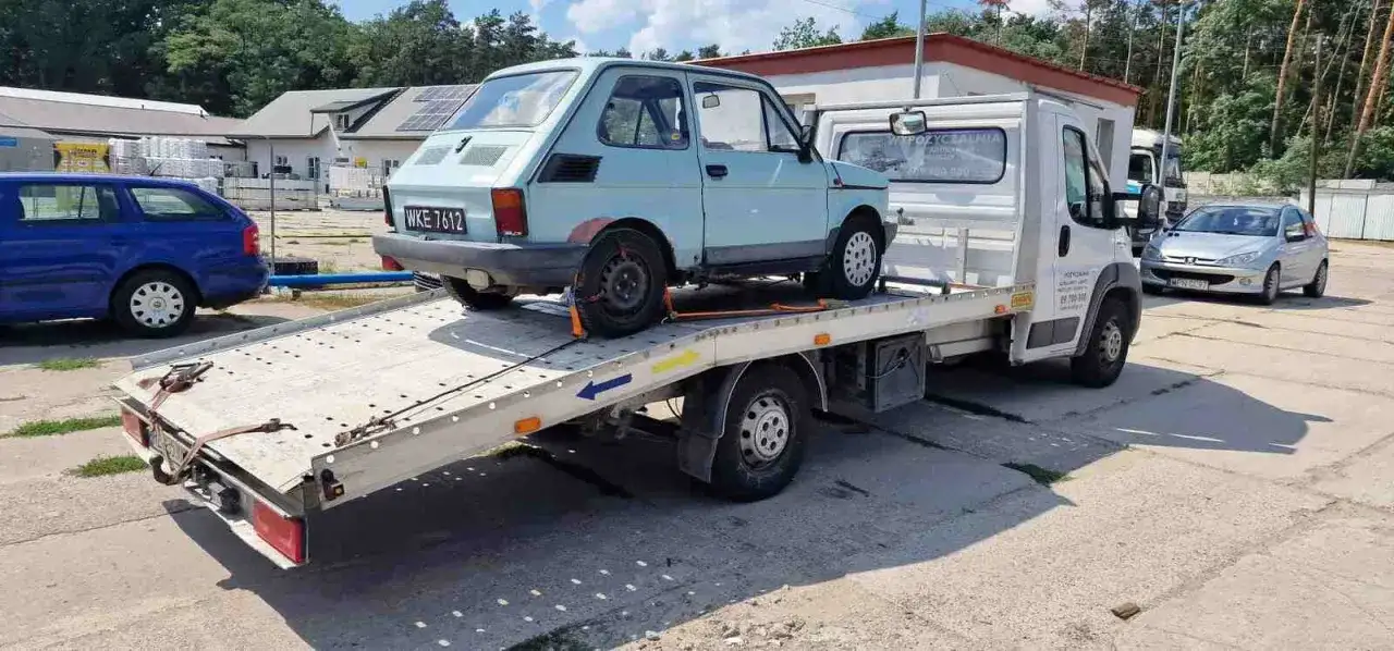 Czy można holować auto bez przeglądu? Sprawdź ważne zasady i wyjątki