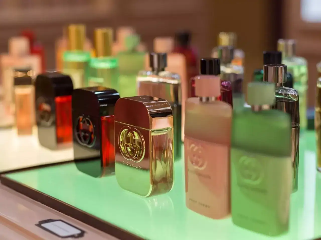 Tester perfum: Czy warto kupić? Poznaj fakty i oszczędź!