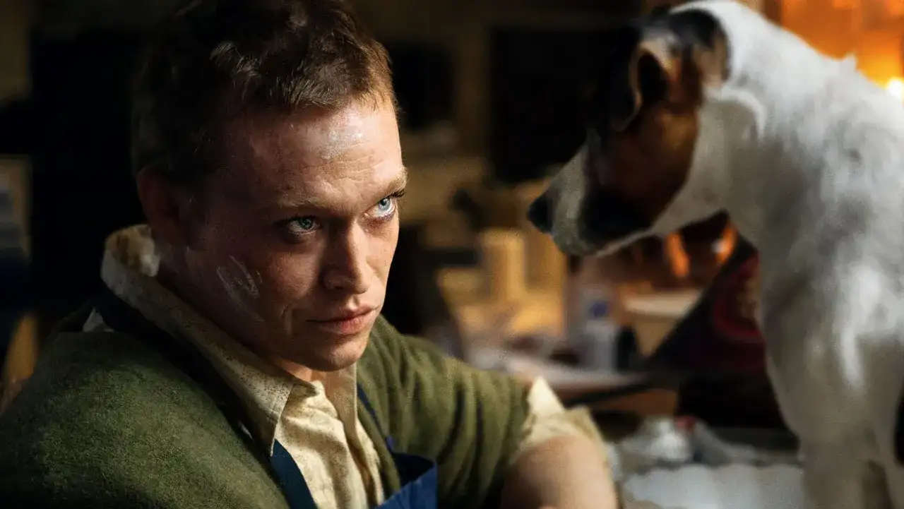 Caleb landry jones znowu wystąpi w filmie łąkowicz origin story autorstwa luc bessona