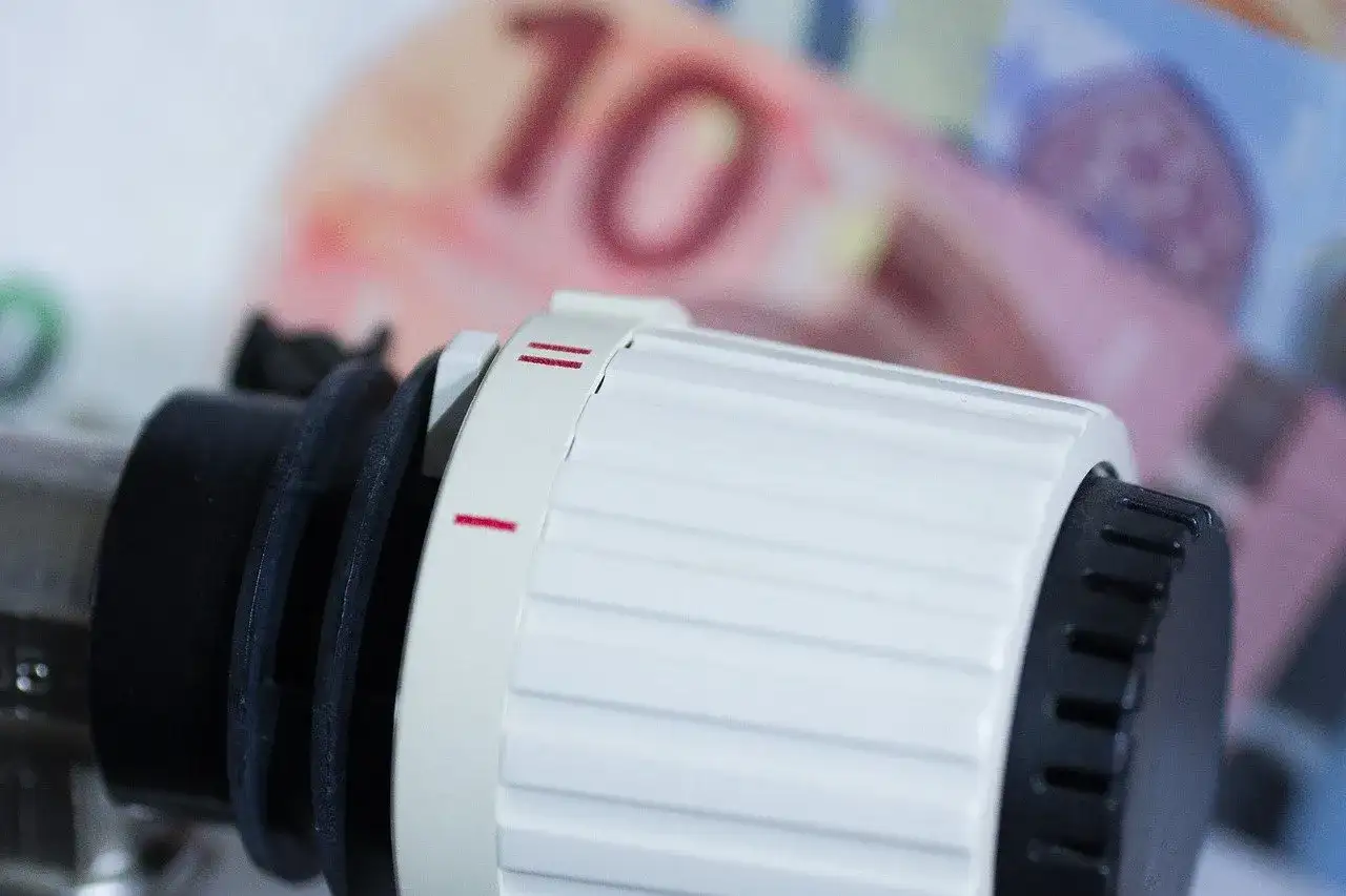 Grzejnik olejowy 1500W ile prądu zużywa? Sprawdź koszty energii