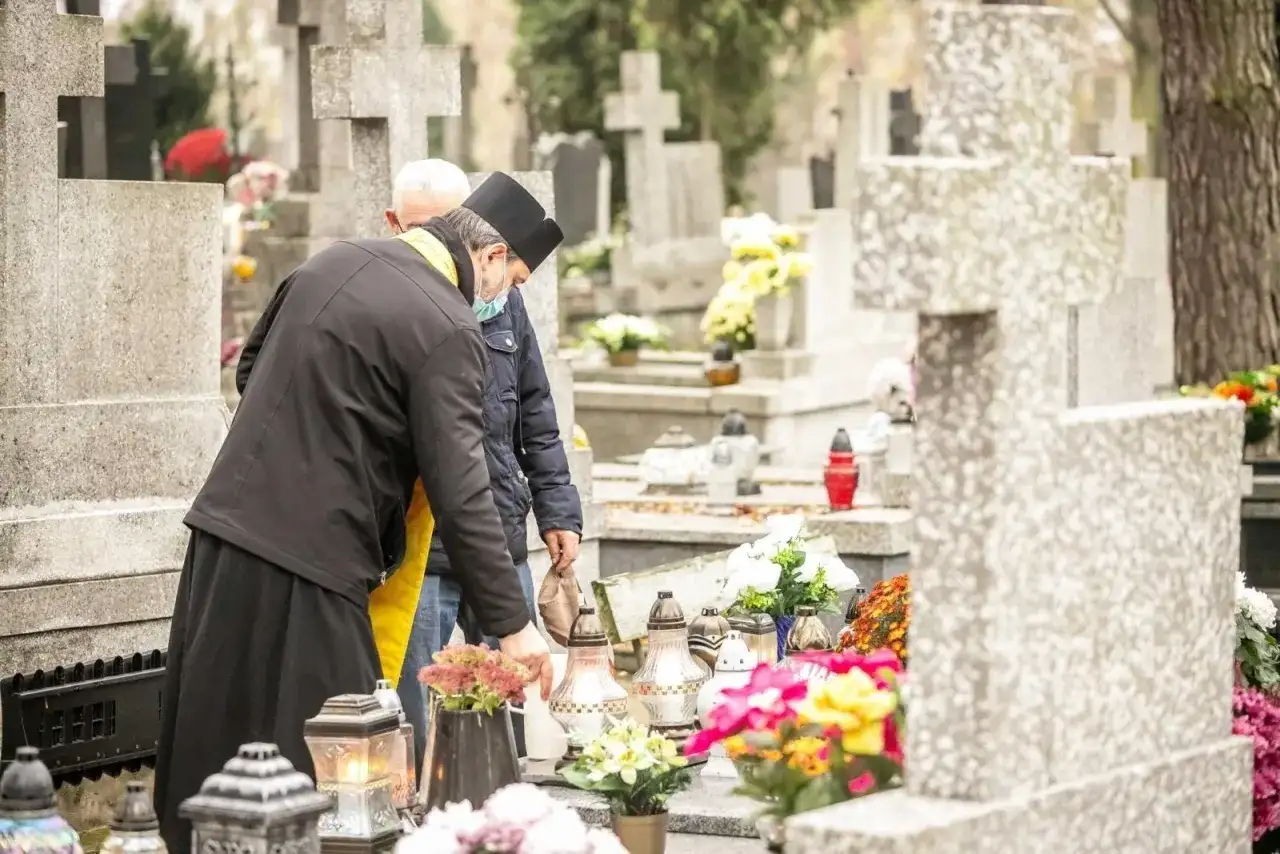 Ile kosztuje kwatera na cmentarzu? Ceny, które mogą Cię zaskoczyć