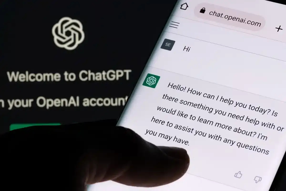 Dowiedz się, jak korzystać z ChatGPT, przeglądając interfejs czatu na telefonie.
