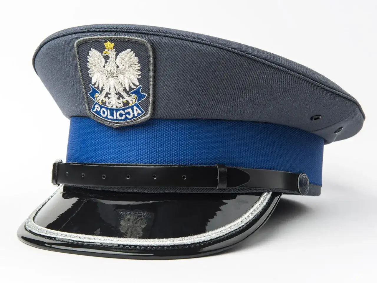 Rodzaje czapek policyjnych - poznaj nazwy i różnice w wyglądzie