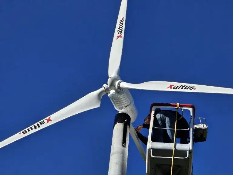 Ile kosztuje elektrownia wiatrowa? Sprawdź ceny i ukryte koszty