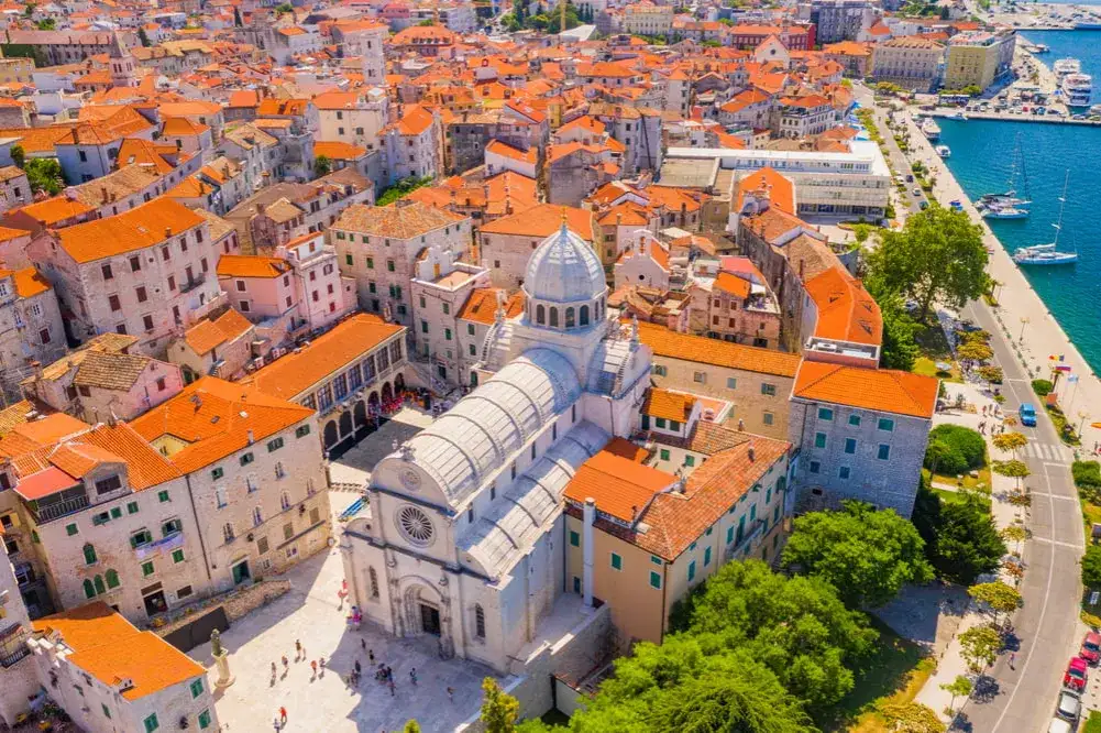 Szybenik atrakcje - odkryj ukryte skarby tego pięknego miasta