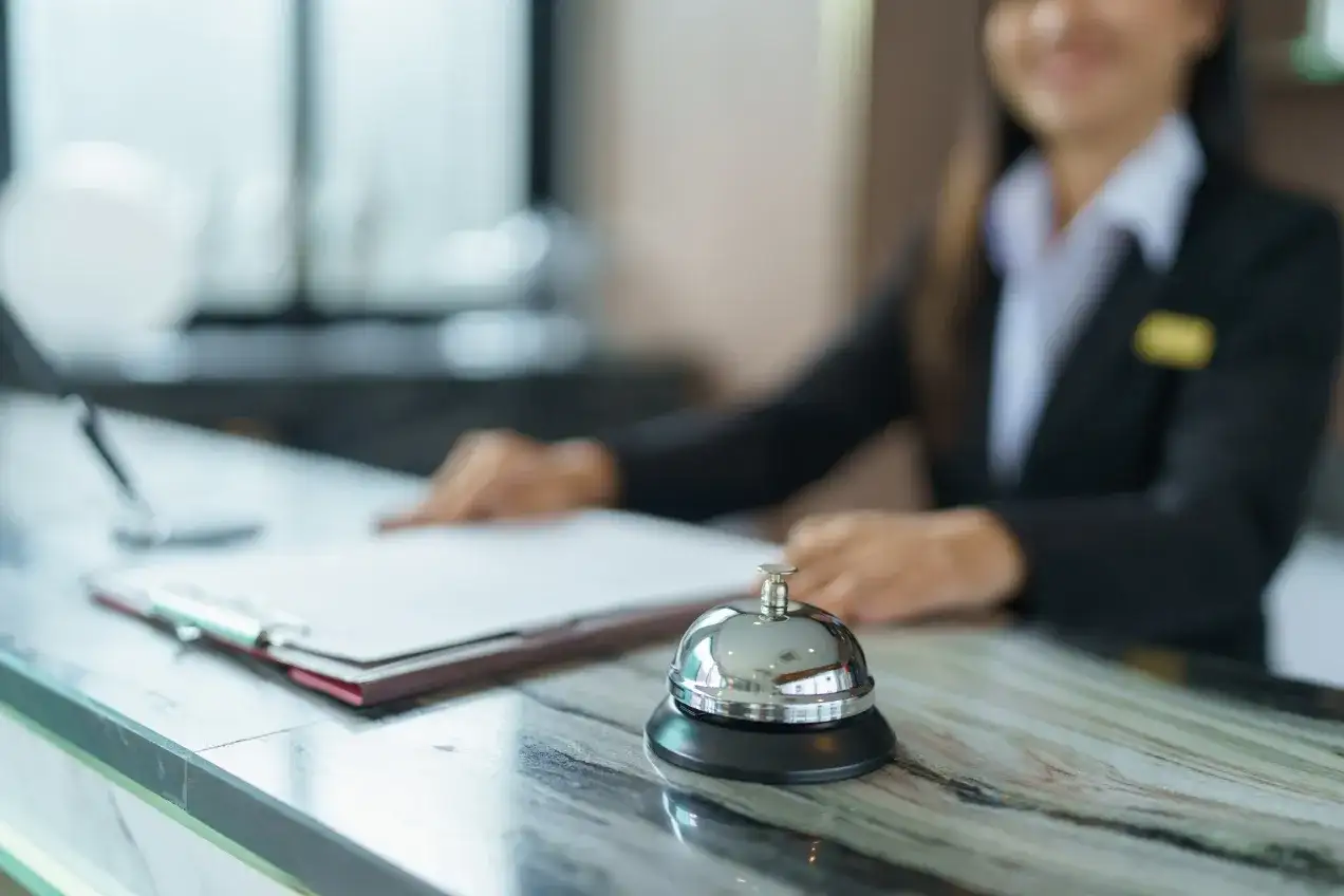 Czy w hotelu trzeba pokazać dowód? Ważne informacje dla gości