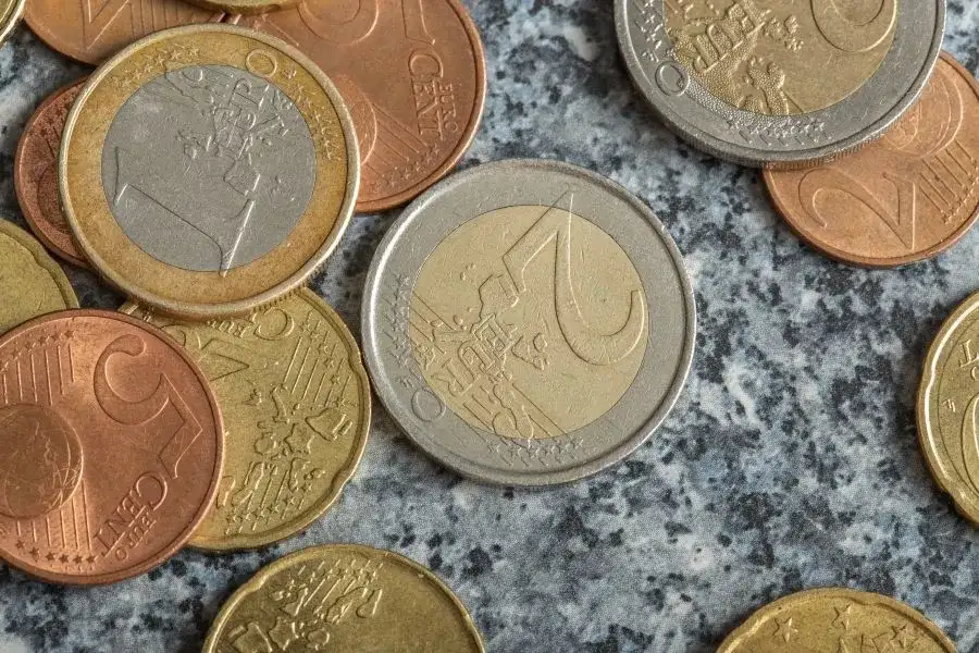 Jaka waluta obowiązuje w Grecji - uniknij kosztownych błędów!