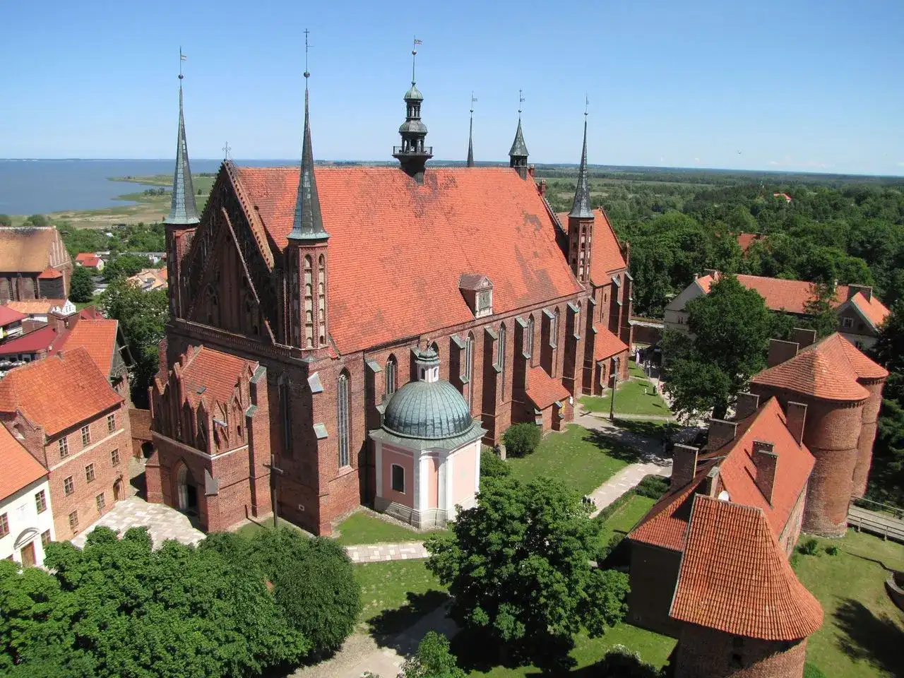 Jak zdobyć pieniądze na remont kościoła - skuteczne sposoby finansowania