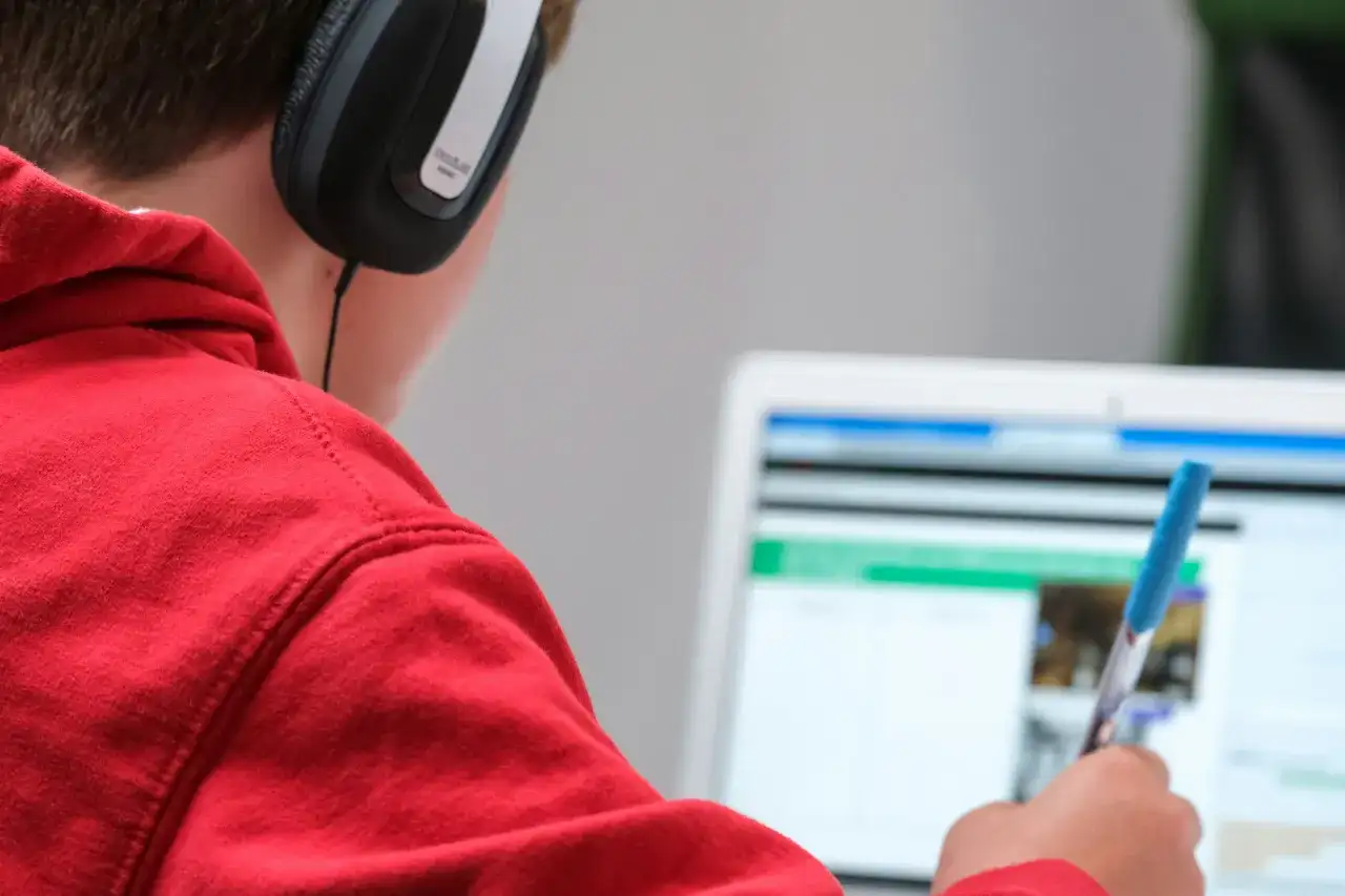 Sztuczna inteligencja w edukacji – rewolucja na miarę XXI wieku