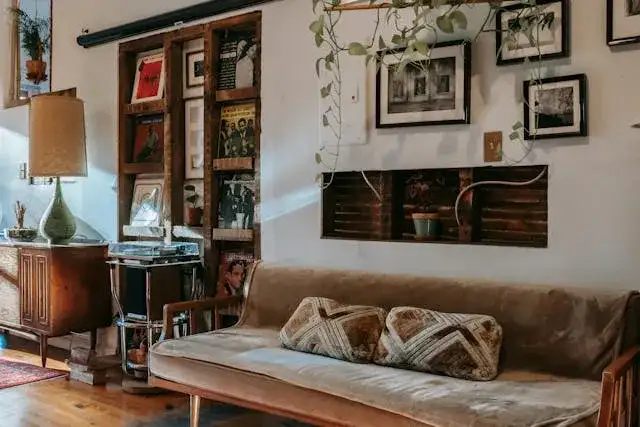 Jaką komodę pod TV wybrać do salonu w stylu boho?