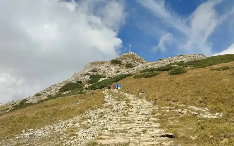 Jakim szlakiem na Giewont? Odkryj najłatwiejsze trasy i porady