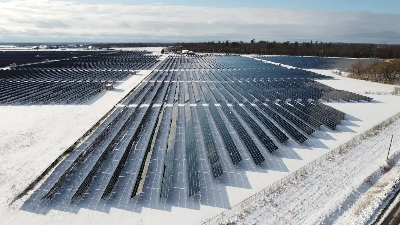 Synchronizacja czasu w energetyce – dlaczego dokładność mikrosekundowa ma znaczenie
