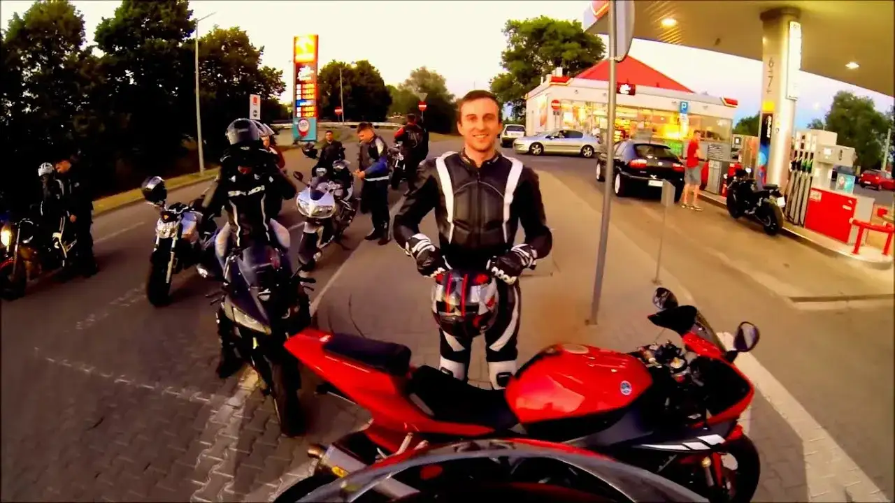 Najlepsze trasy motocyklowe w Warszawie - odkryj malownicze szlaki