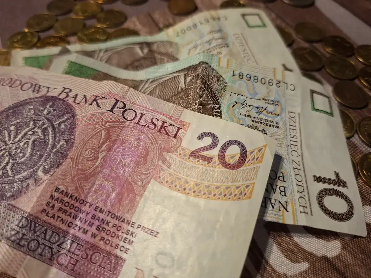 Renta rodzinna do kiedy? Wiek, nauka, praca i wyjątki (2026)