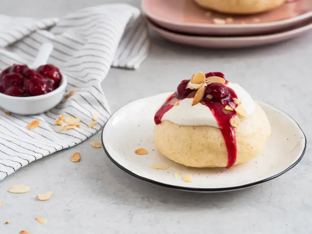 Czy kluski na parze są tuczące? Odkryj prawdę o ich kaloriach