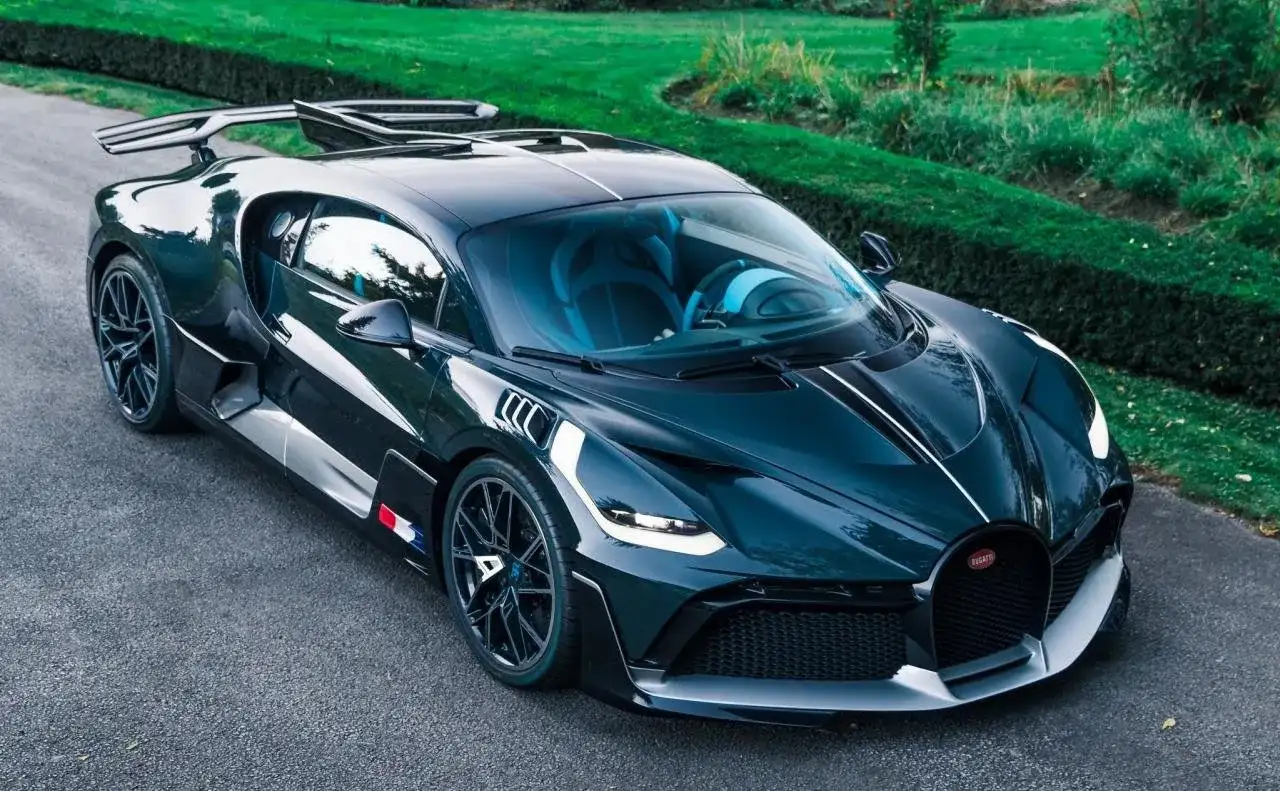Bugatti Divo: Cena w Polsce, podatki i dlaczego kosztuje 60 mln zł