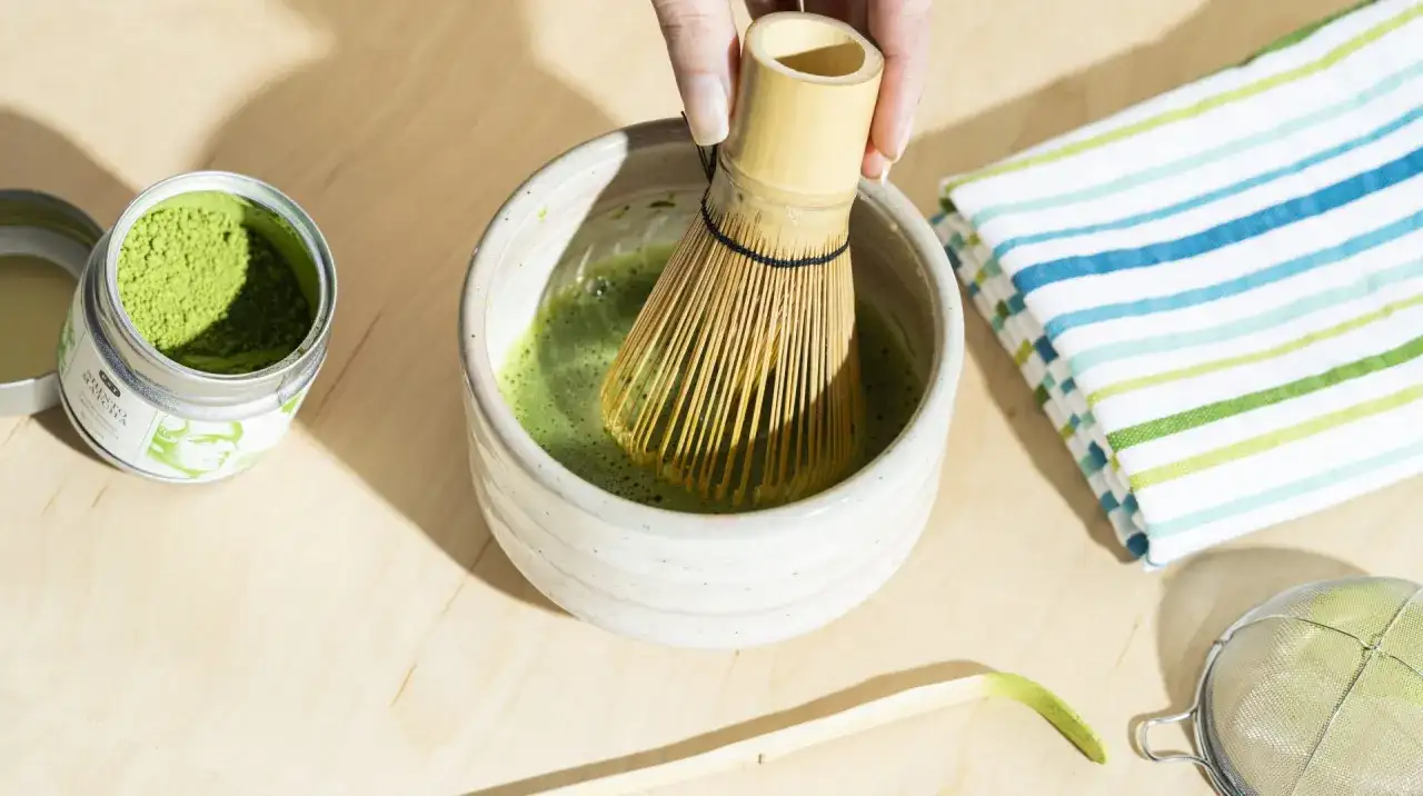 Jakie herbaty pić w czasie chemioterapii: Lista bezpiecznych naparów 2025