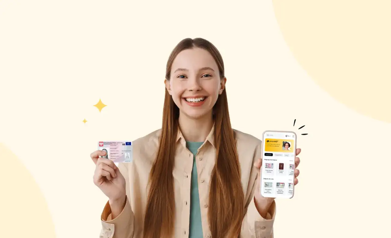 Uśmiechnięta dziewczyna trzyma dowód osobisty i smartfon z aplikacją photoAiD, która jest programem do kadrowania zdjęć dokumentowych.