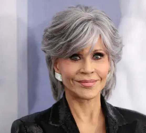 Jakie fryzury dla 60 latki, które odmłodzą i podkreślą urodę?