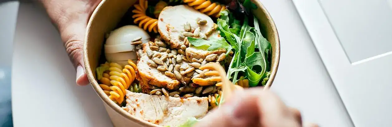 Co jeść przed treningiem rano, aby zwiększyć energię i wydajność