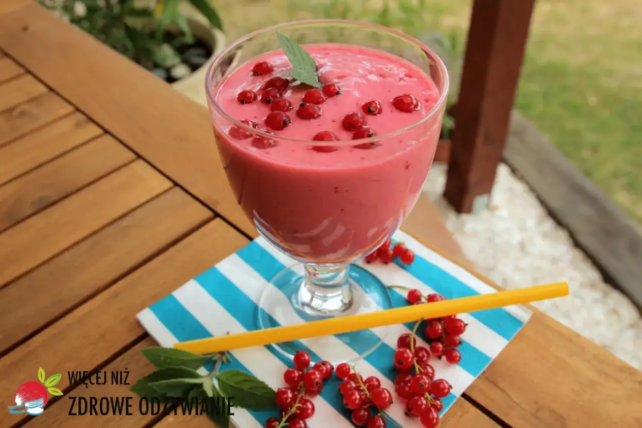 Koktajl z czerwonej porzeczki: przepis + warianty. Zdrowie w szklance!