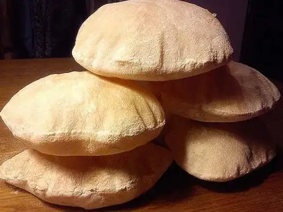 Pita do kebaba: przepis na idealne placki z kieszonką