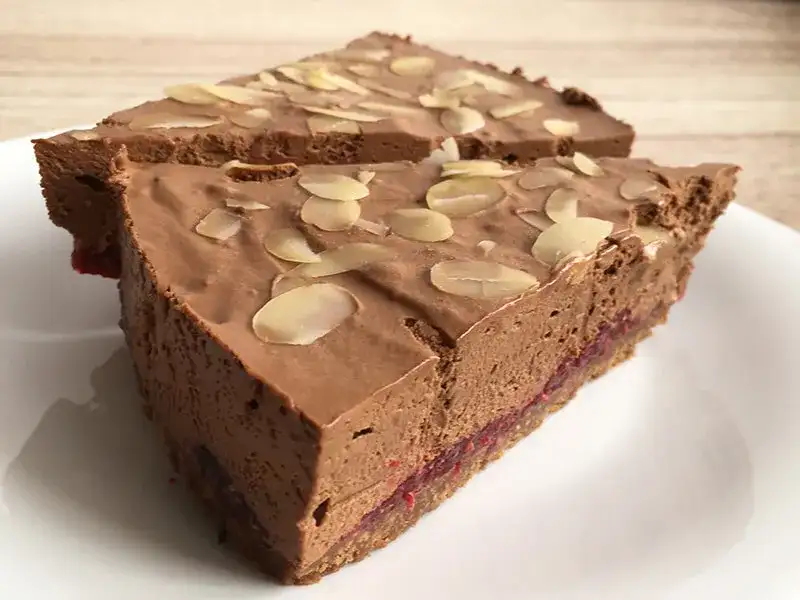 Pyszne ciasto z musem czekoladowym przepis na idealny deser