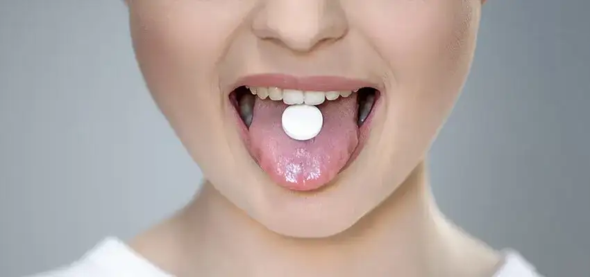 Antybiotyk na zapalenie jamy ustnej? Kiedy jest potrzebny?