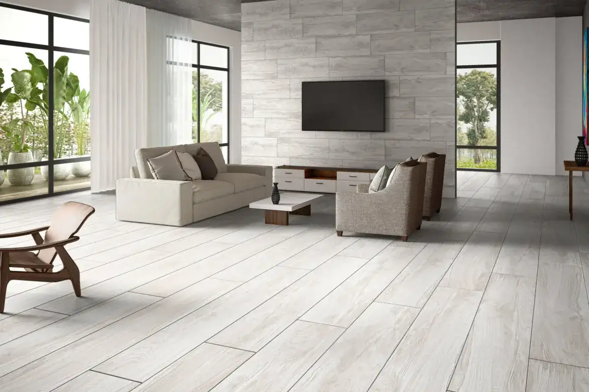 Gres drewnopodobny: szare płytki jak panele hit czy kit?