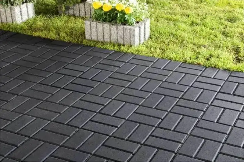 Ile kosztuje paleta kostki brukowej szarej? Sprawdź ceny i opcje