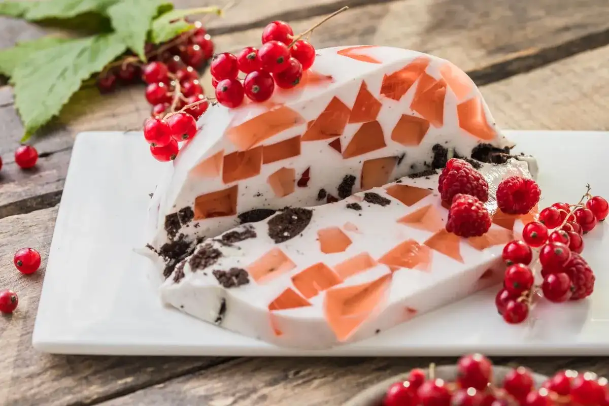 Z czym podawać galaretkę owocową? Odkryj najlepsze dodatki i pomysły