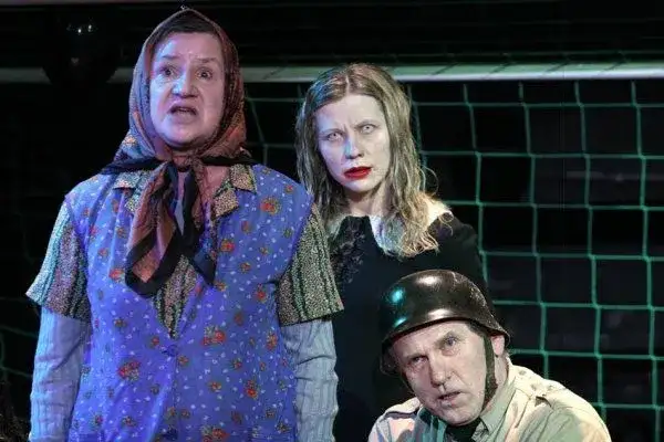 Aktor w teatrze: Rola, zarobki i ścieżka kariery, którą warto znać