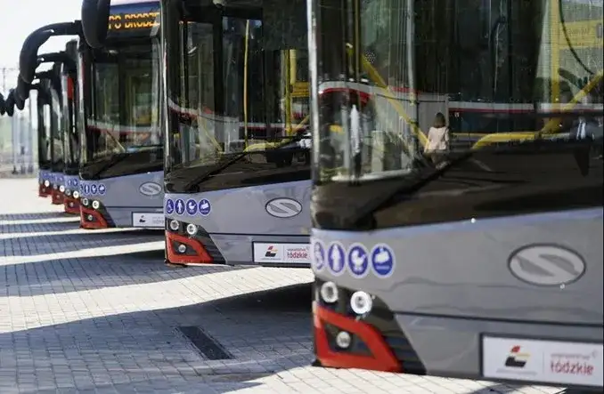 Dojazd do Dłutowa: Autobusy z Pabianic, Łodzi i Bełchatowa