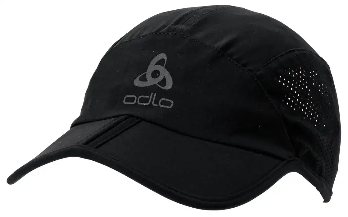 Czarna czapka w upał: Mit czy ochrona przed udarem słonecznym?