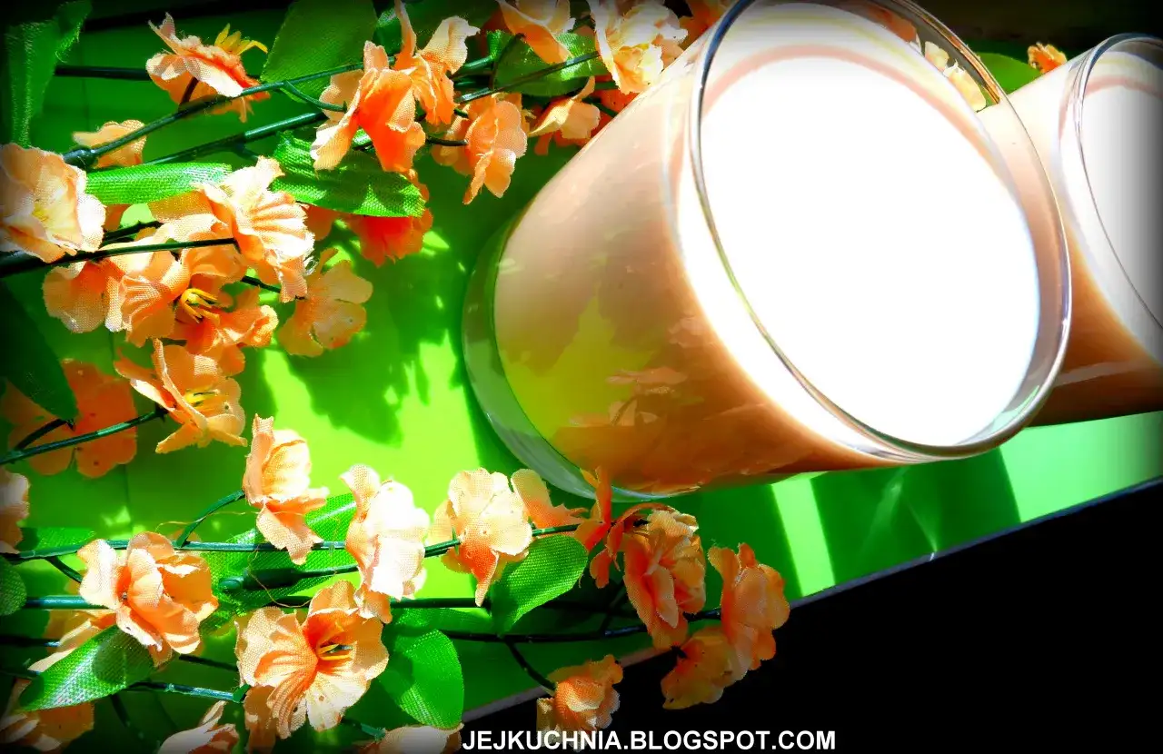 Brzoskwiniowy koktajl: 10+ przepisów na zdrowie i orzeźwienie!