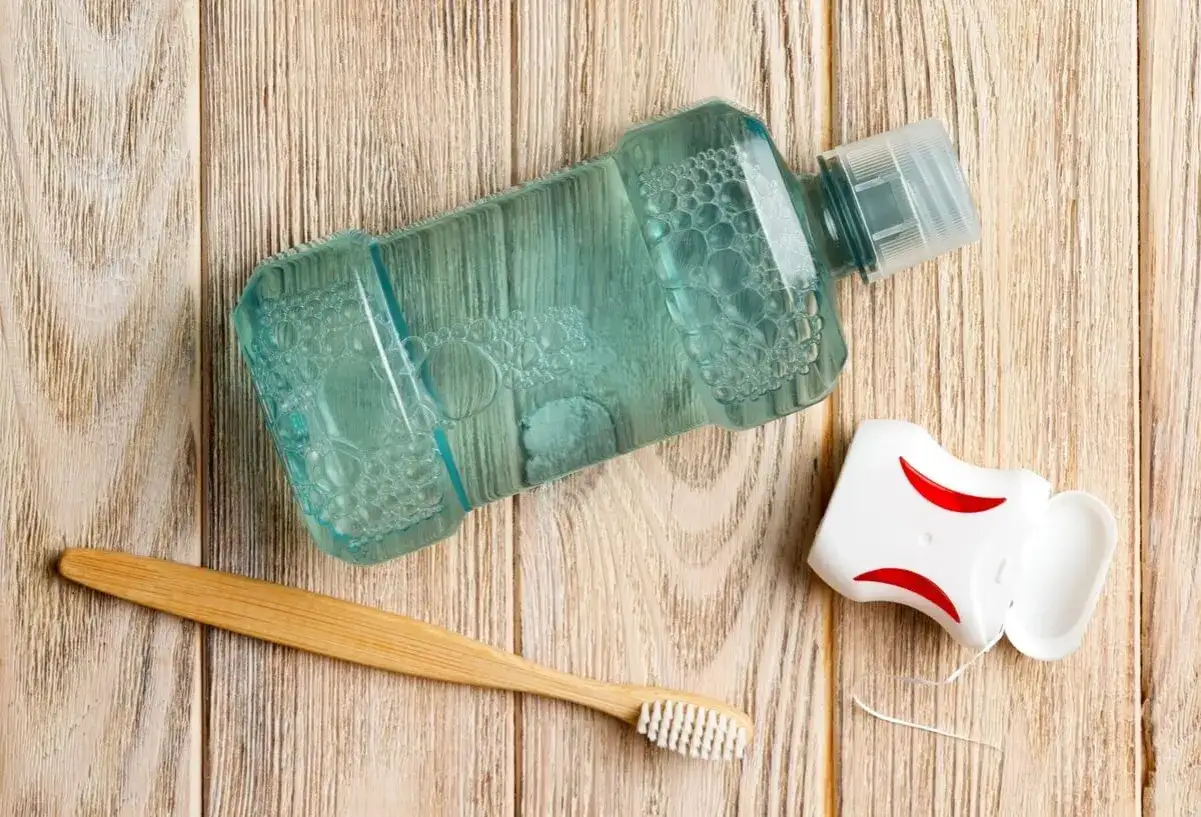 Ból dziąseł? Domowe sposoby i sygnały alarmowe kiedy do dentysty?