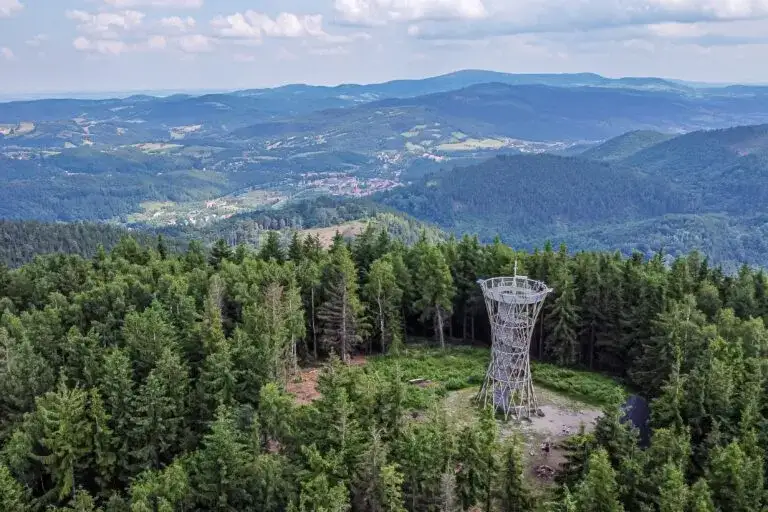 Gdzie najbliżej w góry z Poznania? Odkryj idealne miejsca na wypad