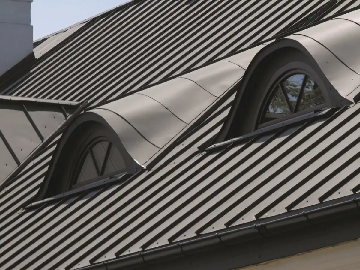 Jaki kąt dachu dwuspadowego? Prawo, klimat, koszty pełny poradnik