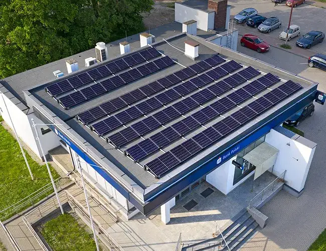 Fotowoltaika a zużycie energii w kasynach online i stacjonarnych