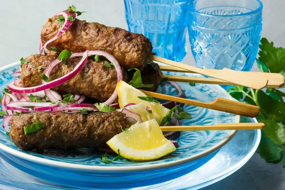 Jak przyprawić mięso mielone z baraniny, by zachwycić smakiem