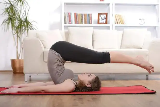 Joga czy pilates: Która forma aktywności lepiej wspiera zdrowie?