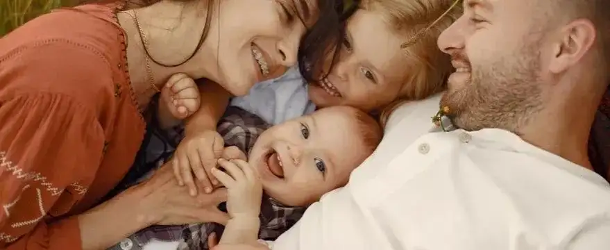 Zasiłek rodzinny 2026: Oblicz dochód i nie strać świadczenia!