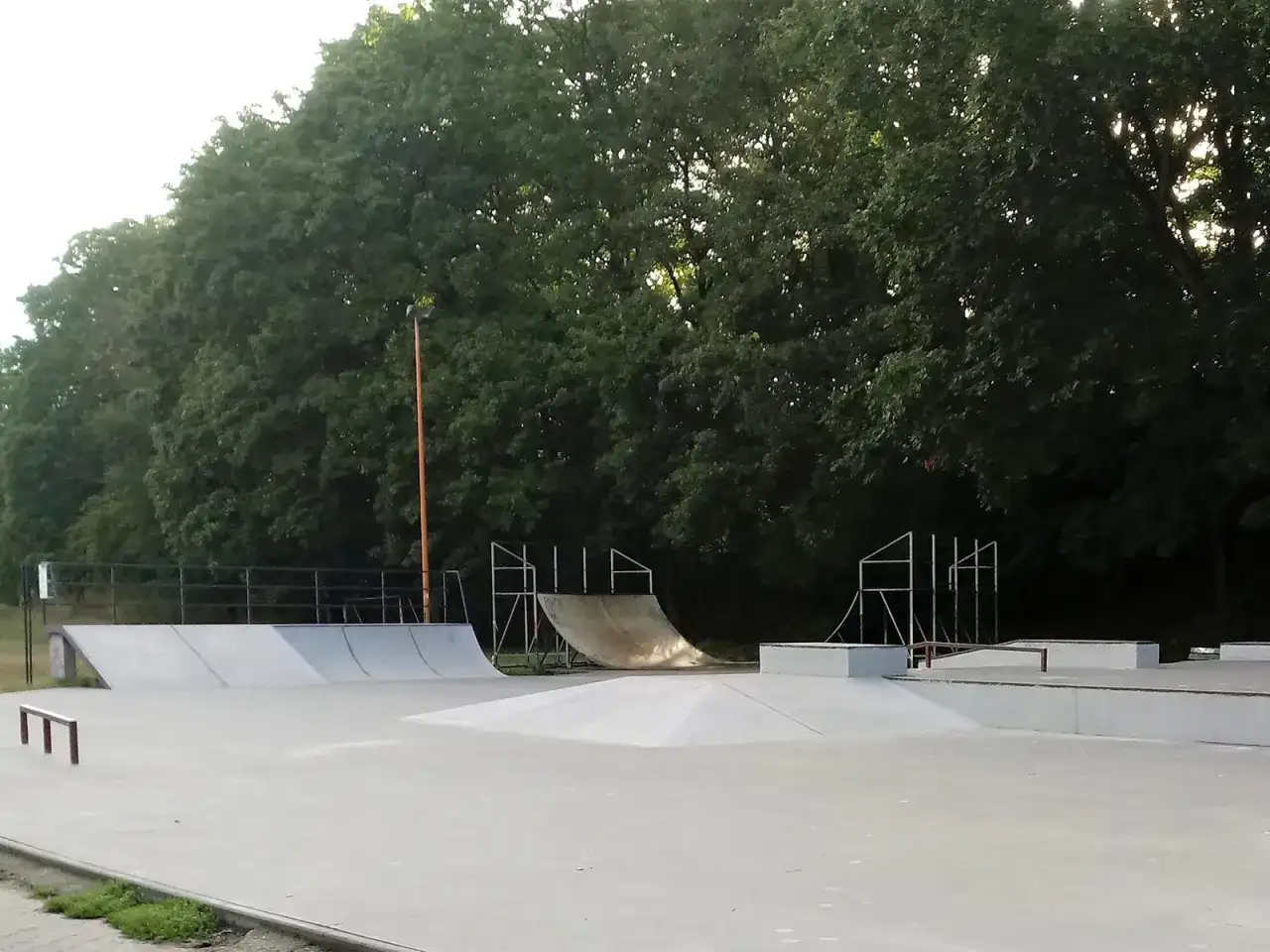 Skatepark Stargard: Gdzie go znaleźć i co warto wiedzieć?