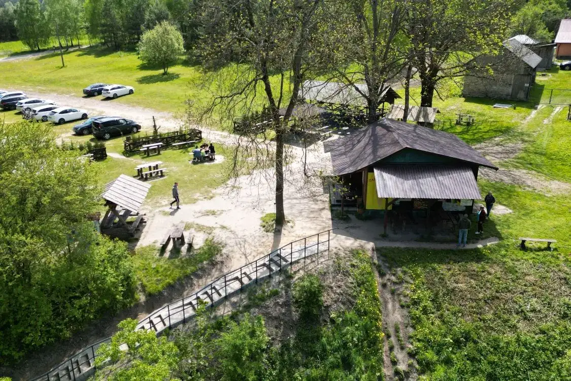 Gdzie zjeść w Susiec? Odkryj najlepsze restauracje i smaki